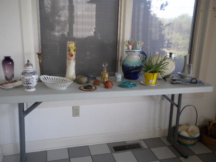 Assorted decorative items including Carlsbad Austria vase