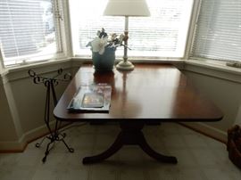 DUNCAN PHYFE DROP LEAVE DINING TABLE