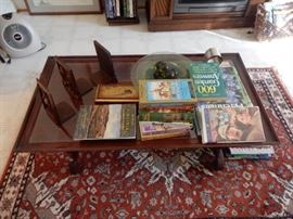MAHOGANY COFFEE TABLE AND ORIENTAL RUG