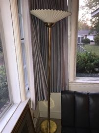 BRASS POLE LAMP