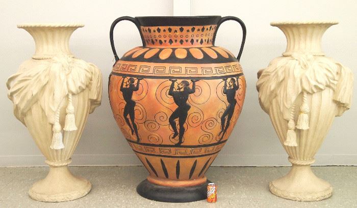  Decorative urns