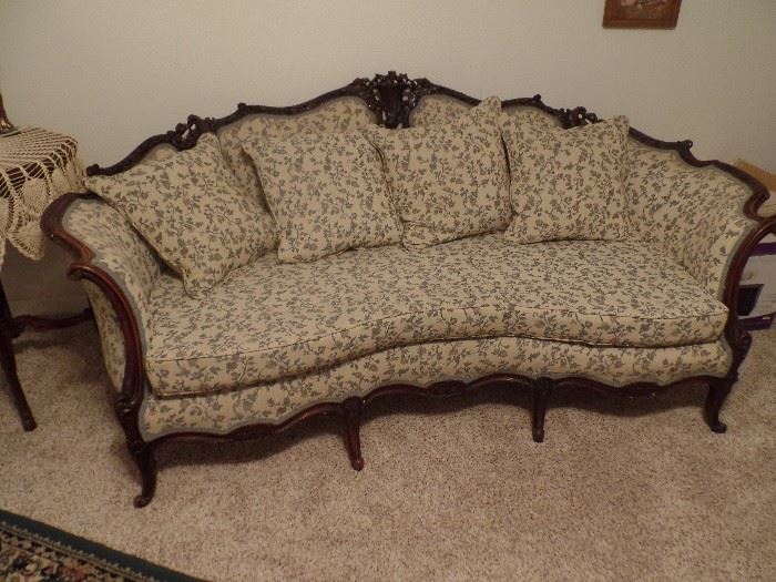 Vintage Sitting Sofa in Excellent condition. Amazing wood carving, great shape in all regards.