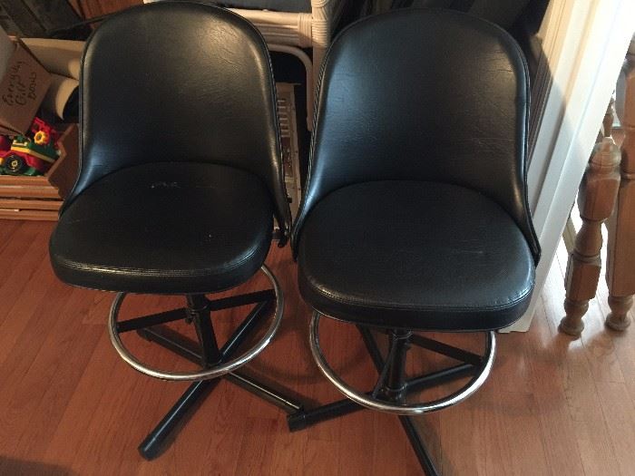 #41	Black Swivel Bar Stools with Chrome Bottoms  (2)   25" Seat Height	 $80.00    $40 ea ch

