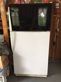 #75	Amana Refrigerator/Freezer Model Tz21Q2W	 $75.00 
