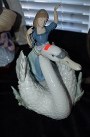 LLADRO #5705 SWAN AND THE PRINCESS