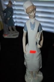 LLADRO #4603 NURSE