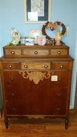 Vintage Chest of Drawers 