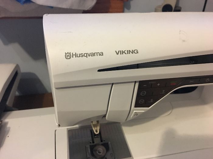 Husqvarna Viking Designer Diamond Exclusive Sensor System