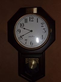 Regulator pendulum clock