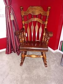Solid wood rocking/rocker chair