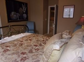 Queen ornate metal/iron head&foot board bed with Queen mattress and box springs