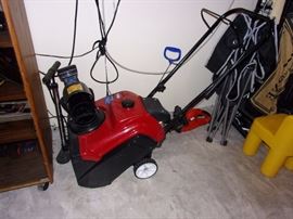 Toro Power Clear 418ZE (18") 87cc 4-Cycle Single-Stage Snow Blower w/ Electric Start