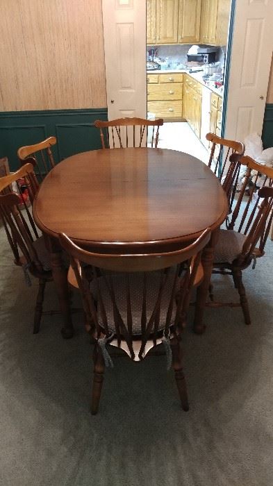 Vintage Colonial revival maple dining table and six comb back Windsor chairs by Kling Colonial furniture company