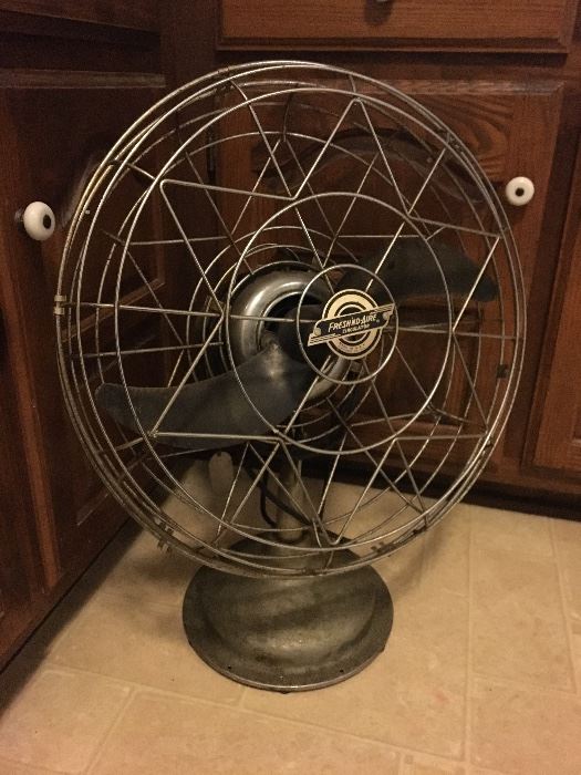 Vintage deco oscillating Fresh'nd-Aire fan from Chicago