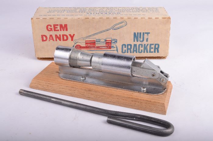 "Gem Dandy" Nut Crackerhttp://www.ctonlineauctions.com/detail.asp?id=638048