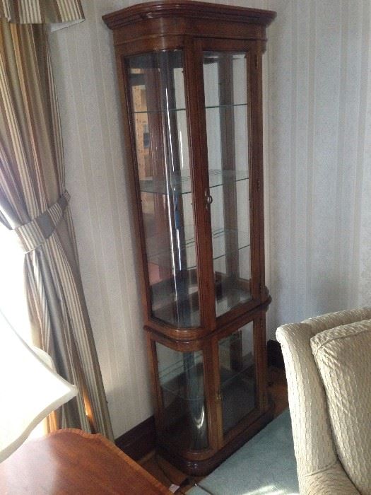 Two-part (top/bottom) display case of mahogany