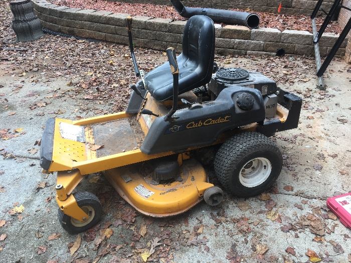 Club Cadet RZT series RZT 42 riding lawn mower with leaf bagging attachments