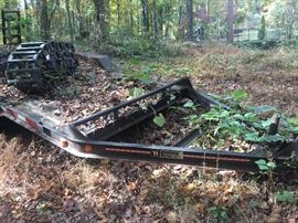 Trailer for hauling the New Holland skid loader