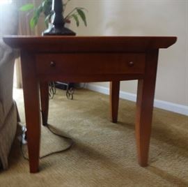 cherry finish end table one drawer