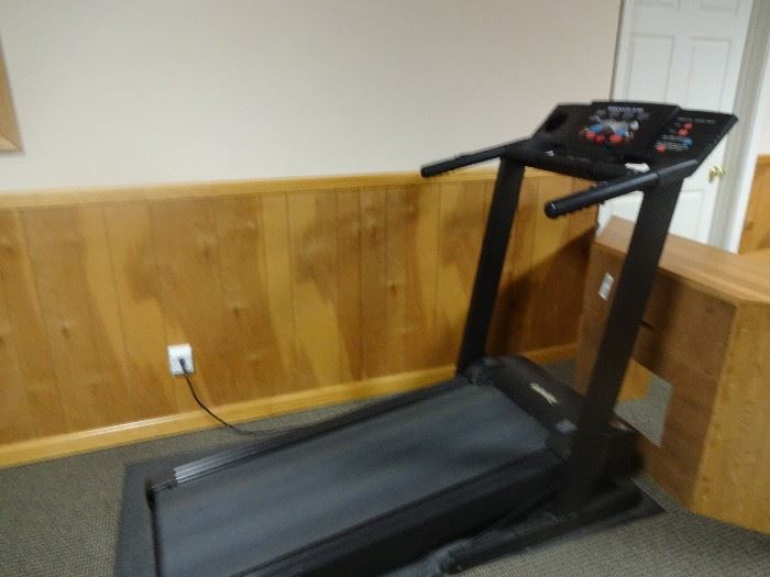 Smooth 5.0p treadmill