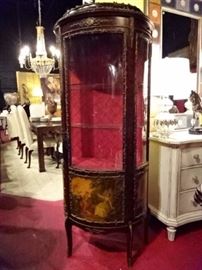 LOUIS XV STYLE VITRINE WITH PAINTED SCENES ON LOWER PANELS AND GILT METAL MOUNTS