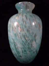LARGE MURANO ITALIAN ART GLASS VASE, GREEN WITH GOLD METALLIC, LABELED MURANO MADE IN ITALY, 20" TALL