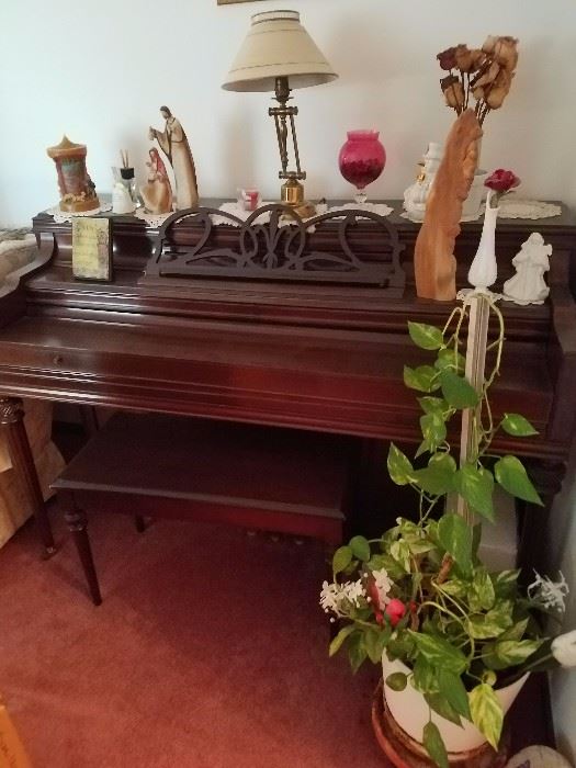 Everett Piano