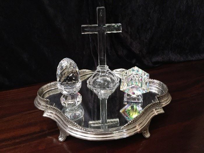 PlateauCrystal Egg on StandCross