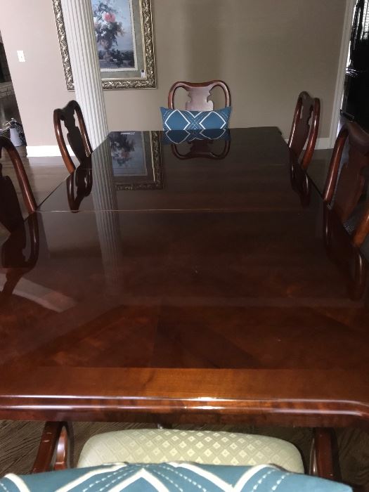 Thomasville Antique Cherry Dining Table with chairs