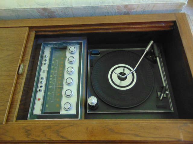 Record player and radio in stereo console