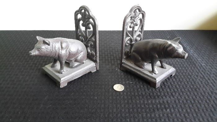 Cast Iron Pig Bookends
