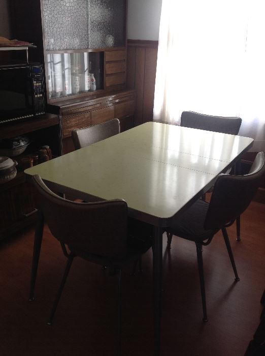 1960's kitchen table with 4 chairs.