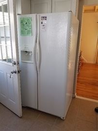 Frididaire refrigerator