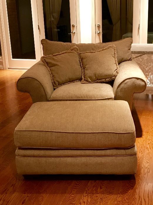 Wonderful Pecan Grove Estate Sale, Richmond Tx starts on 10/12/2017