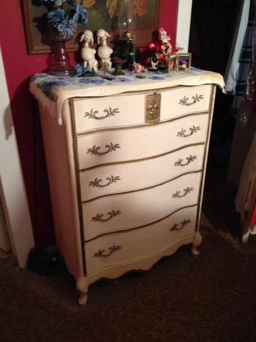  French style Chest of drawers 