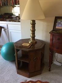 pair lamp tables and brass lamps
