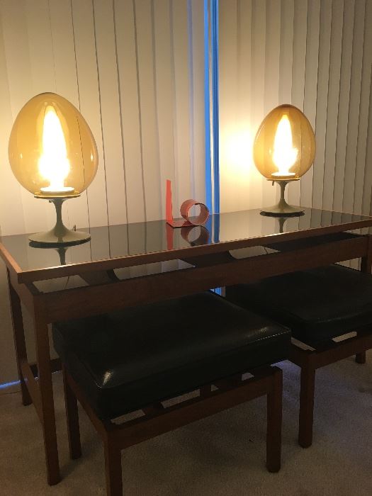 MID CENTURY TULIP EGG DESK LAMPS BY STEMLITE, TABLE AND STOOLS