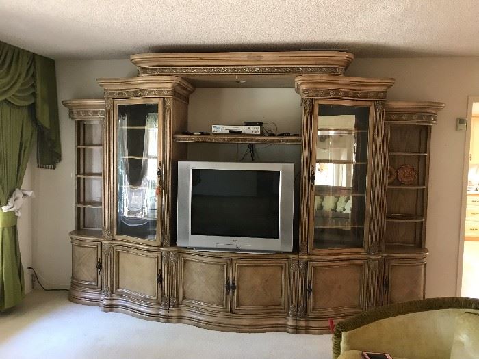 5 Piece lovely cabinet