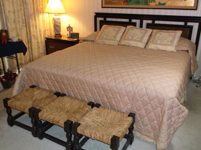 Burlwood & black lacquer Chinoiserie king size bed and three stools