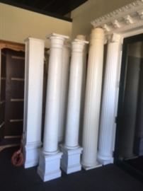 ASSORTMENT OF WOOD AND COMPOSITE COLUMNS AND CAPITOLS