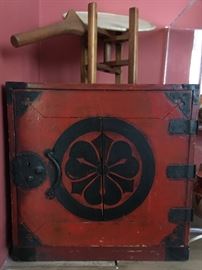 Japanese Lacquered Cube Chest with 4-interior drawers