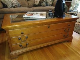 Bassett coffee table w/display top