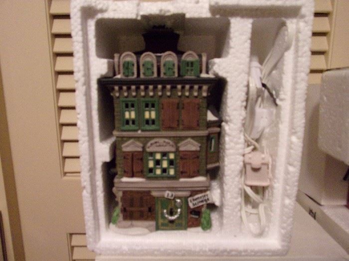 Dickens' Village Series Heritage Village Collection with box