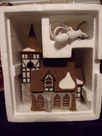Dickens' Village Series Heritage Village Collection with box