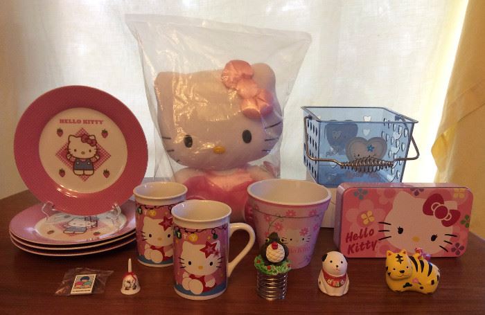 JYR011 Hello Kitty! Plates, Mugs, Bells, Plush
