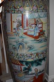 Gorgeous Oriental Rose Medallion Palatial Vase  in Absolutely Beautiful Condition over 6' tall