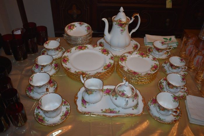 Gorgeous is the Word of this Old Country Roses China!