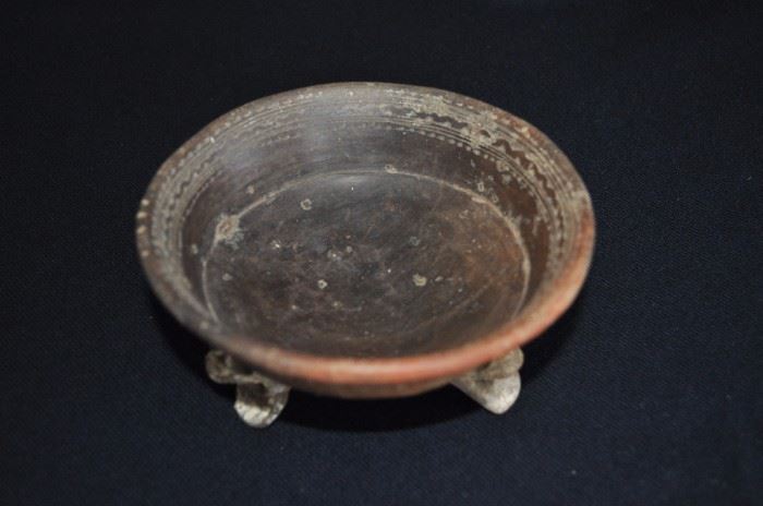 Tripod vase Central American 10th-13th century 