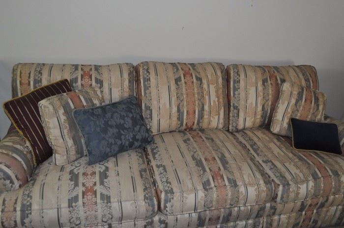 Drexel sofa in excellent condition (love seat also available)