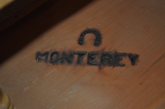 Monterey horseshoe-branded table